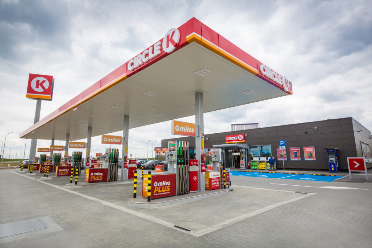 Zniżki na paliwo i inne korzyści na stacjach Circle K