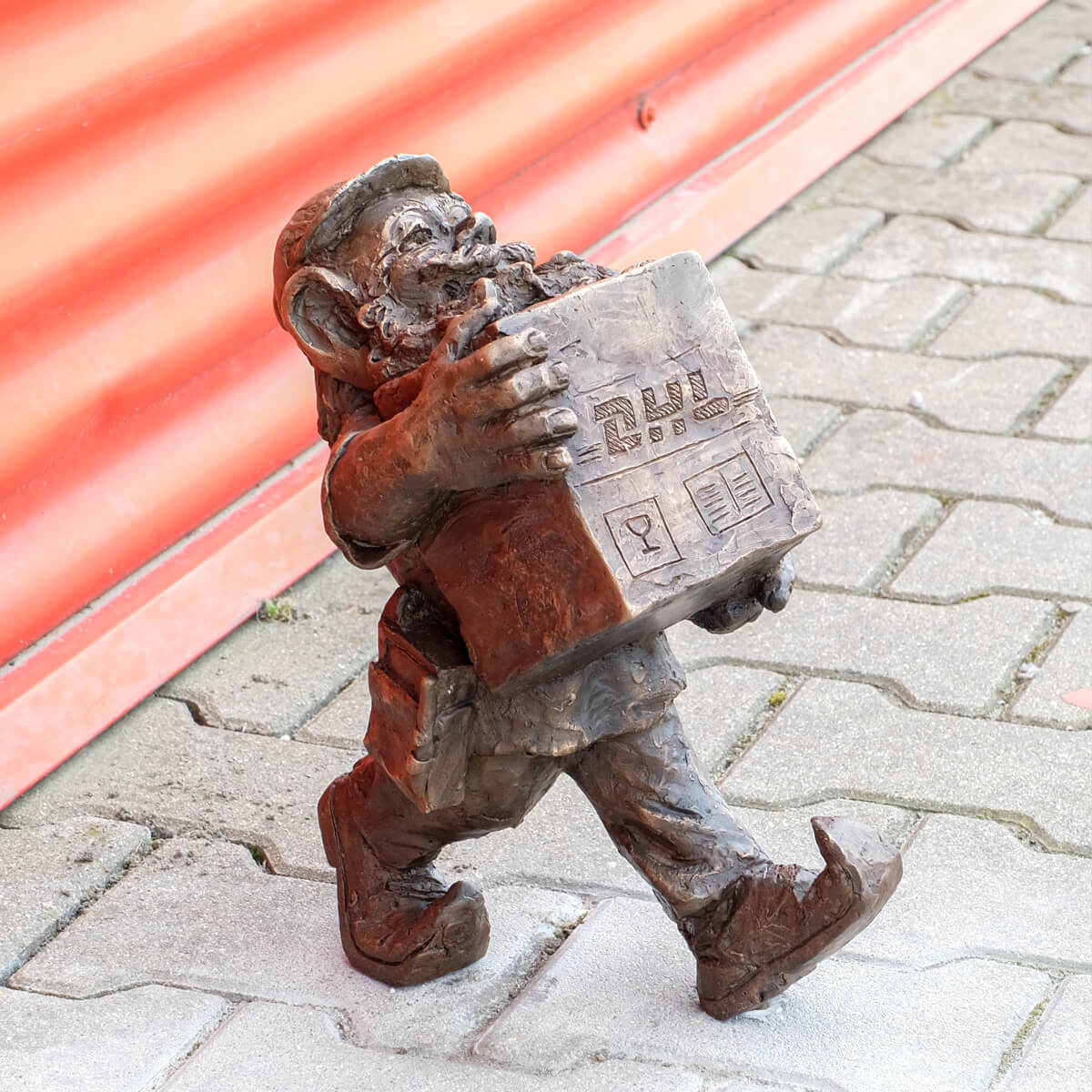 DHL Parcel ma&nbsp;swojego krasnala we&nbsp;Wrocławiu