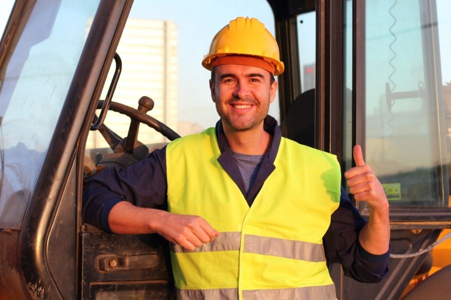 Wózek widłowy elektryczny – kompendium wiedzy