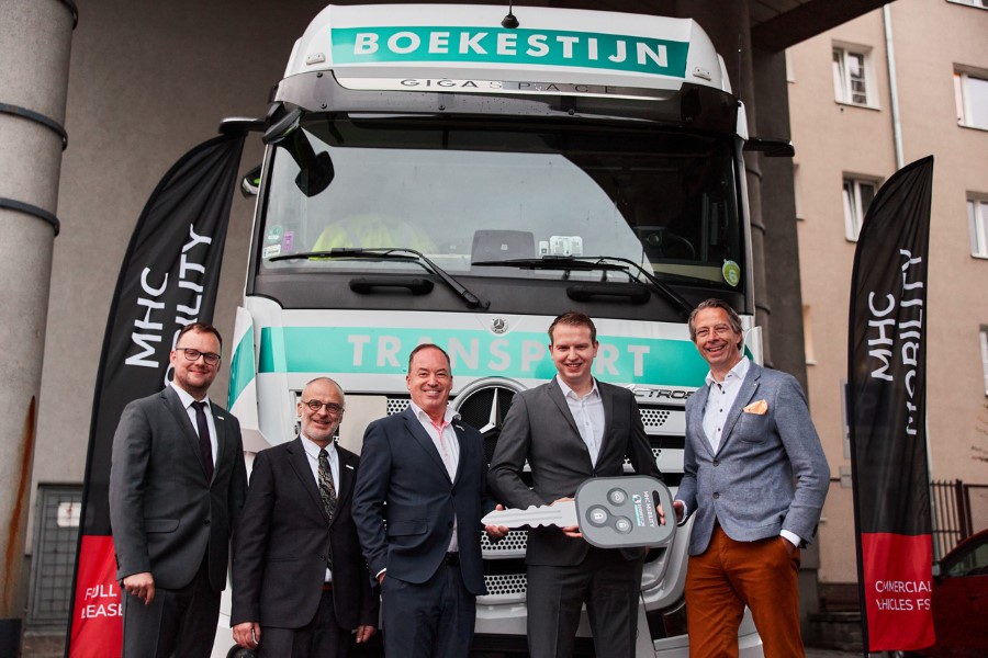 MHC Mobility i&nbsp;Boekestijn Transport podpisały kontrakt na&nbsp;wynajem 150 Mercedesów