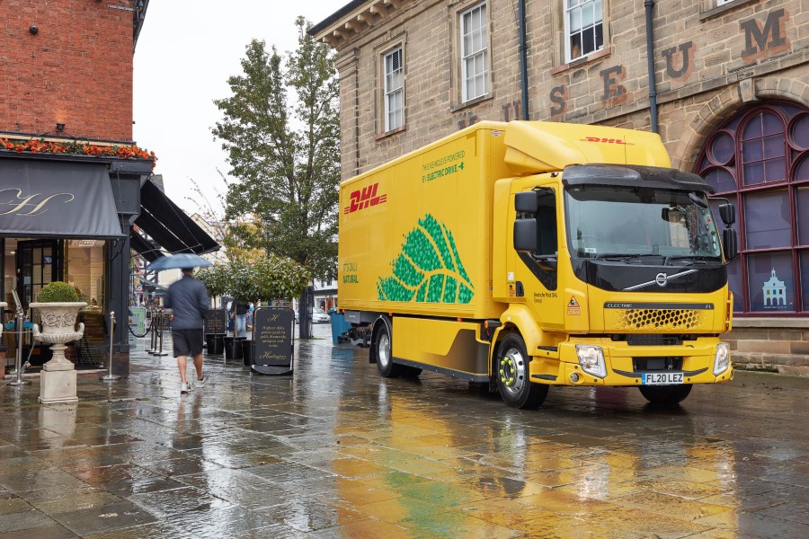 Gazowe i&nbsp;elektryczne Volvo w&nbsp;DHL Parcel UK