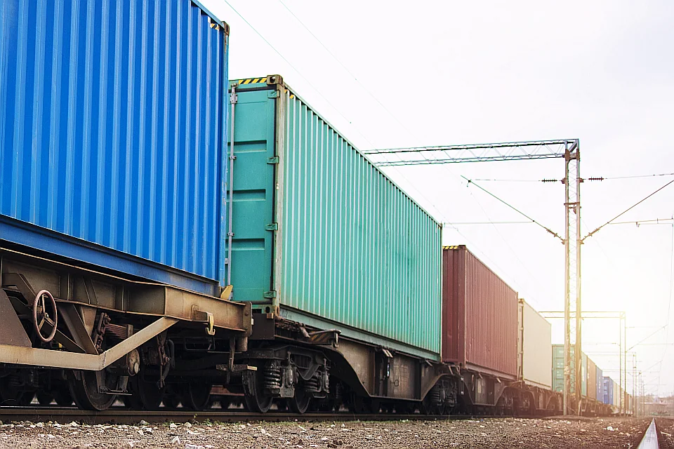 Polskie Linie Kolejowe ułatwiają dostęp do&nbsp;tras przewoźnikom towarowym